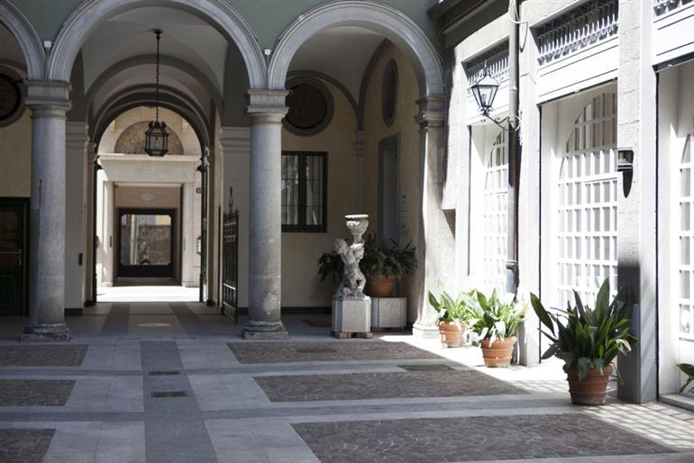 MILANO (ZONA MONFORTE / SAN BABILA) MILANO (MI)