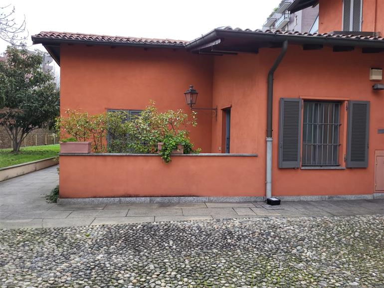 MILANO (ZONA RAVIZZA / RIPAMONTI / ORTLES) MILANO (MI)