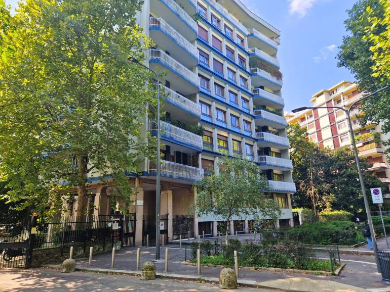 MILANO (ZONA DE ANGELI / BRESCIA) MILANO (MI)