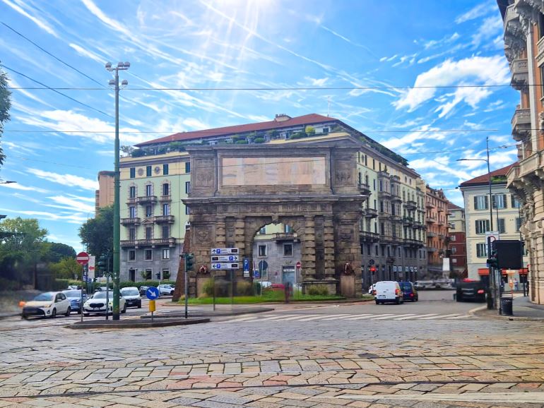 MILANO (ZONA ITALIA / P. ROMANA / D'ESTE / TICINESE) MILANO (MI)